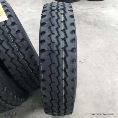 出口315/80r225 卡車(chē)輪胎載重拖車(chē)掛車(chē)輪胎 三線(xiàn) 四線(xiàn) 麻將塊 全鋼子午線(xiàn)胎